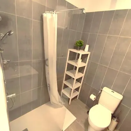 Caroline's Tropical Paradise طوستا ديل سيلونثيو