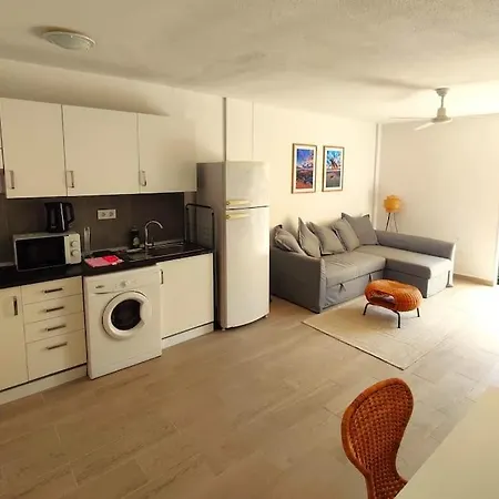 شقة Caroline's Tropical Paradise *