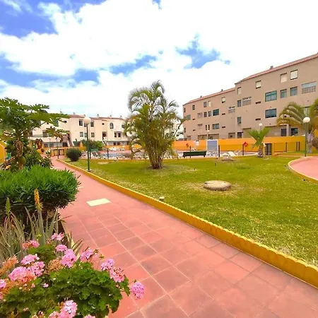 شقة Caroline's Tropical Paradise طوستا ديل سيلونثيو